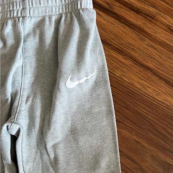 Nike Baby Mint Green Onesie and Pants Set - Picture 3 of 4